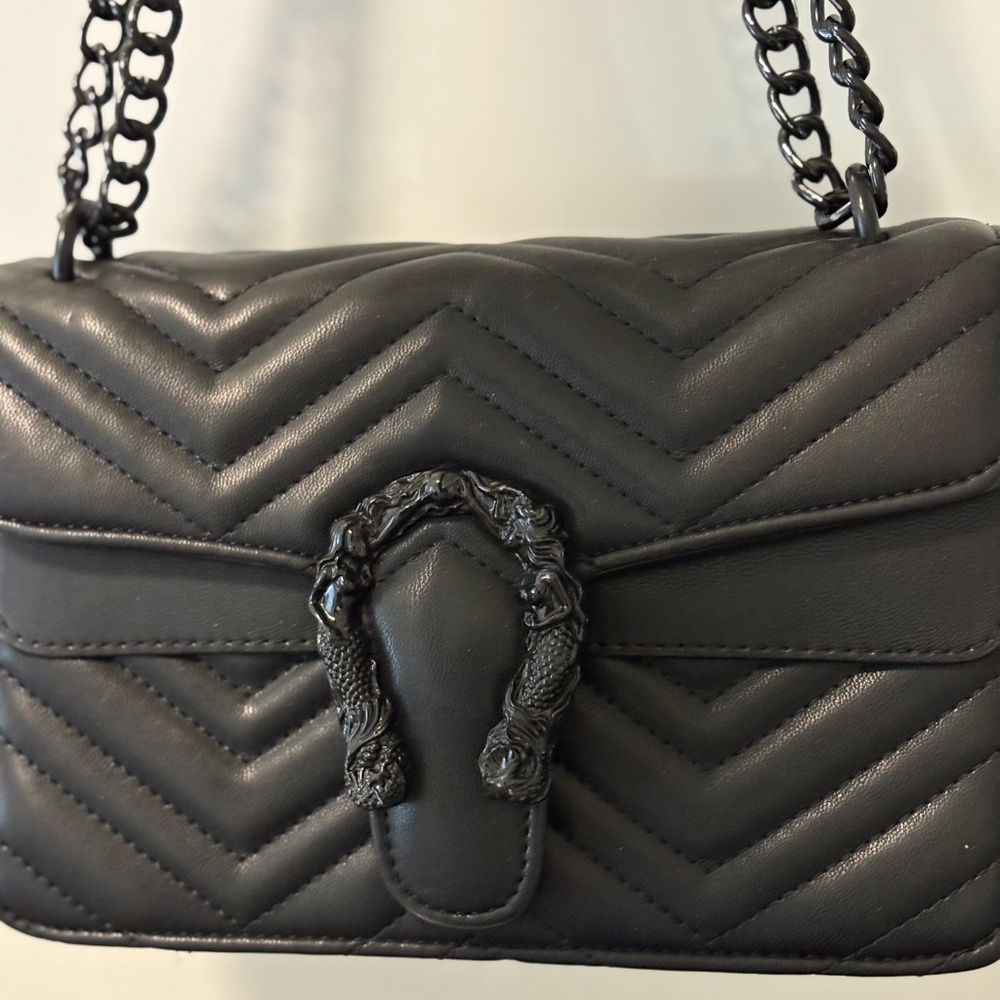 Purses - Picture 3 of 7